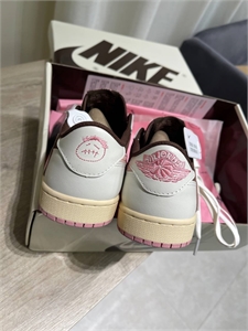 Кроссовки NIKE 132327