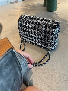 Сумка CHANEL 20 см 132593