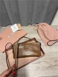 Клатч MIUMIU 133251 - фото 225526