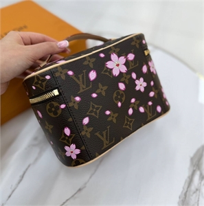 Косметичка LOUIS VUITTON 135551