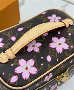 Косметичка LOUIS VUITTON 135551