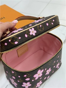 Косметичка LOUIS VUITTON 135551