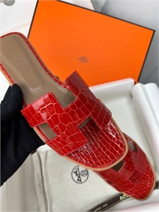 Тапочки HERMES Кожа крокодила 135558