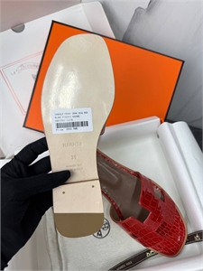 Тапочки HERMES Кожа крокодила 135558