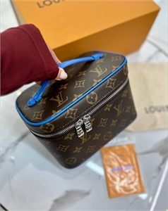 Косметичка LOUIS VUITTON 135980