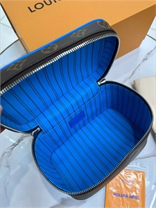 Косметичка LOUIS VUITTON 135980