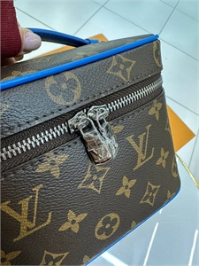 Косметичка LOUIS VUITTON 135980