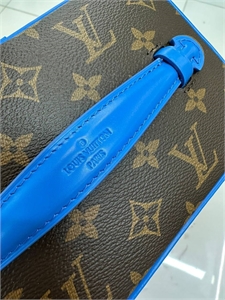 Косметичка LOUIS VUITTON 135980