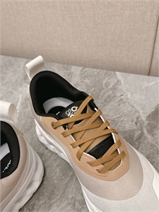 Кроссовки LOEWE 136089