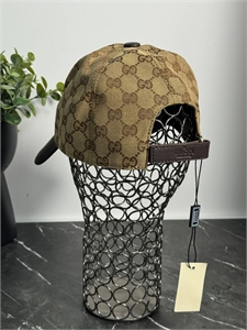 Кепка LV 136139