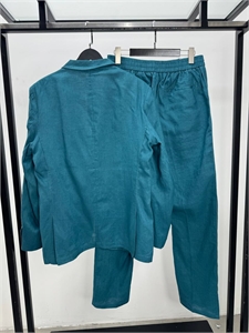 Классический костюм KITON (лен) 136195