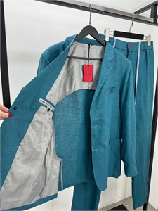 Классический костюм KITON (лен) 136195