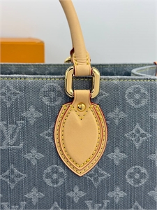 Сумка  LOUIS VUITTON 136577