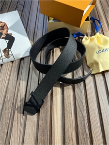 Ремень LV 136652