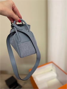 Сумка Hermes lindy 20cm 136821