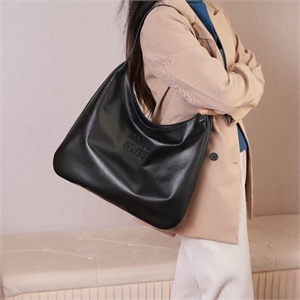 Сумка MIU MIU 136990