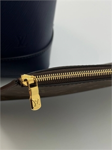 Сумка LOUIS VUITTON 137191