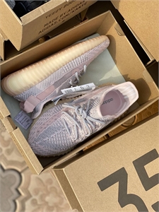 Кроссовки Yeezy 137539