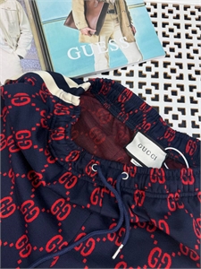 Шорты GUCCI 140070
