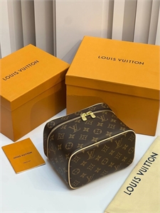Косметичка LOUIS VUITTON 144356