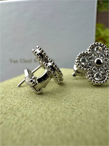 Серьги Van Cleef 144411