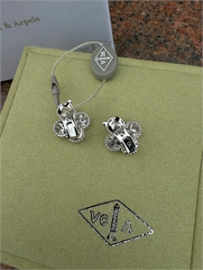 Серьги Van Cleef 144411