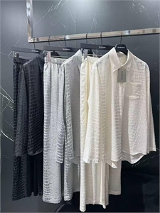 Костюм BALENCIAGA 146307