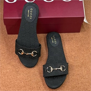 Тапочки GUCCI 147411