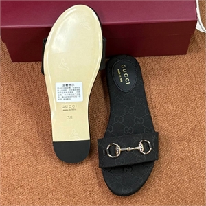 Тапочки GUCCI 147411