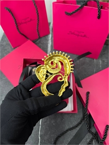 Брошь Schiaparelli 147653