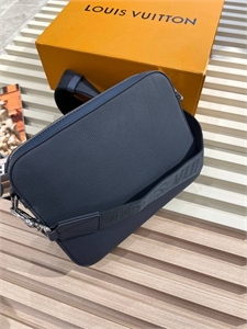 Сумка LV 25*18*11см 150122