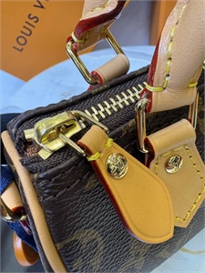 Сумка  LOUIS VUITTON 150448