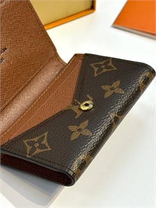 Кошелек LOUIS VUITTON 153636