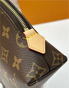 Косметичка LOUIS VUITTON 154438