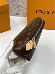 Косметичка LOUIS VUITTON 154438