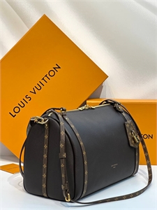 Сумка  LOUIS VUITTON 158300 - фото 361154