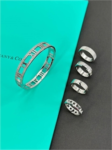 Кольцо Tiffany&Co 158710