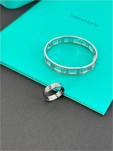 Кольцо Tiffany&Co 158710