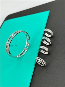 Кольцо Tiffany&Co 158710