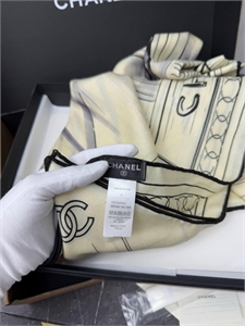Платок CHANEL 159999