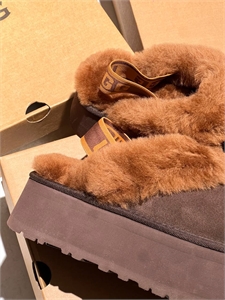 UGG 160178