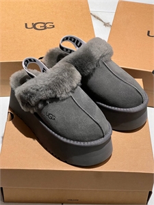 UGG 160179