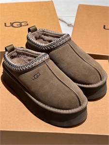 UGG 160180
