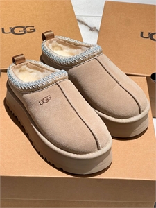 UGG 160181