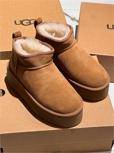 UGG 160186