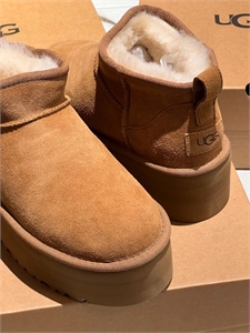 UGG 160186