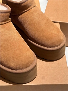 UGG 160186