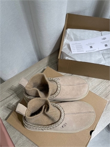 UGG 160520