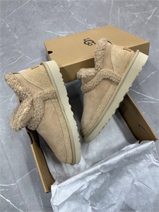UGG 161403