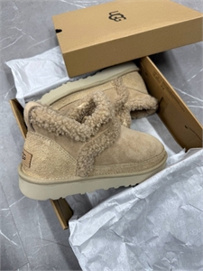 UGG 161403